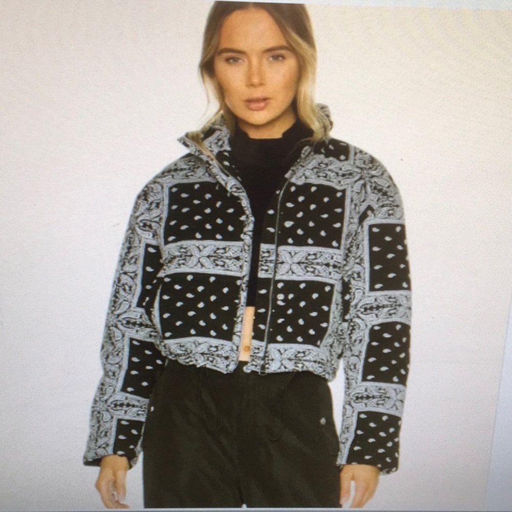 SUPERDOWN/B & W”GIANINA”BANDANA PRINT PUFFER JACKET/ NEW